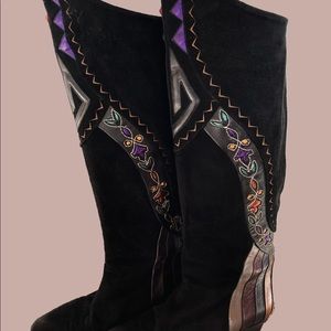 COPY - AMAZING 1980s Leather and Suede Black Boots with Colorful Details